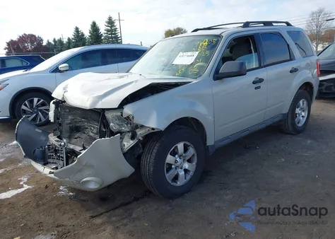 2009 Ford Escape Xlt z USA, uszkodzony, nr VIN 1FMCU03769KA86731